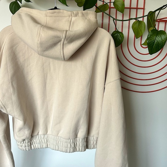 Women’s Best Sweatsuit - Picture 2 of 5